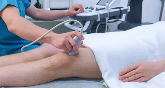 An ultrasound scan of a patient’s knee